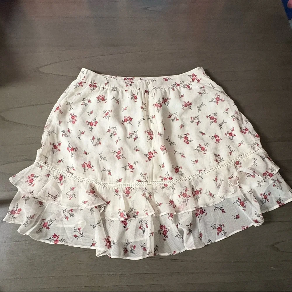 J.O.A. Just one answer high waisted floral mini shirt New Large